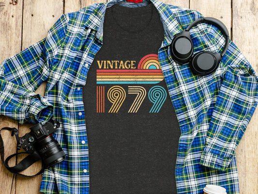 Vintage 1979 Retro Classic T-shirt Stylish Graphic Tee