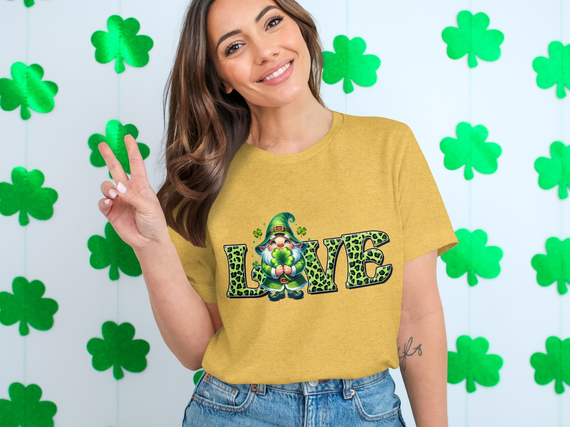 St. Patrick's Day Love Gnome Graphic T-Shirt