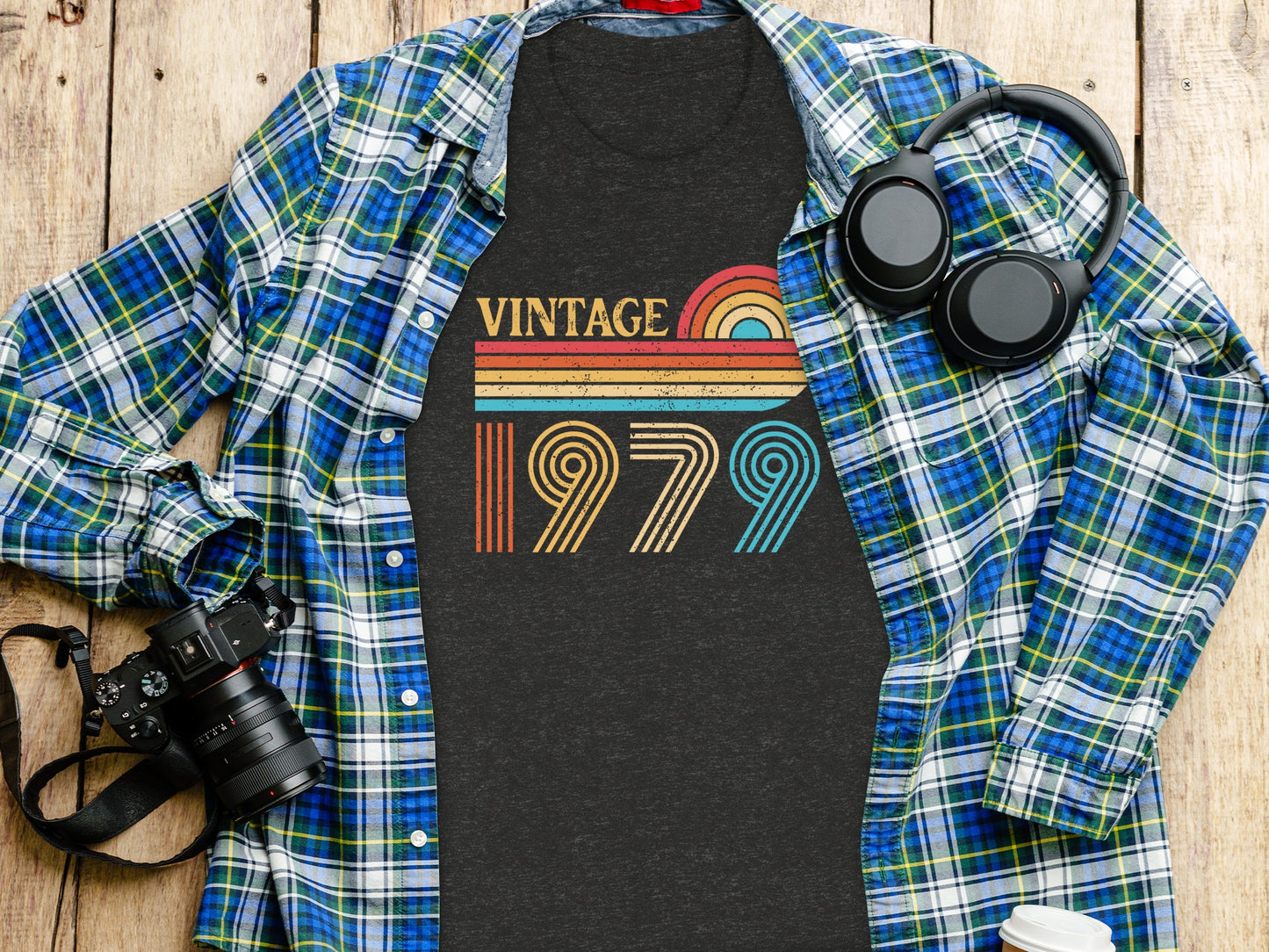 Vintage 1979 Retro Classic T-shirt Stylish Graphic Tee