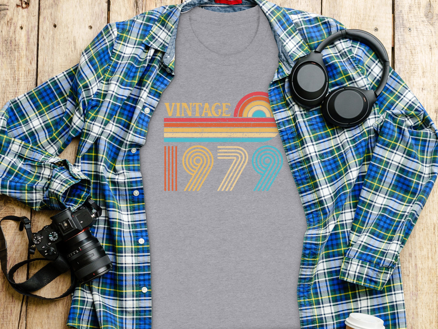 Retro Vintage 1979 Rainbow Graphic Tee Shirt