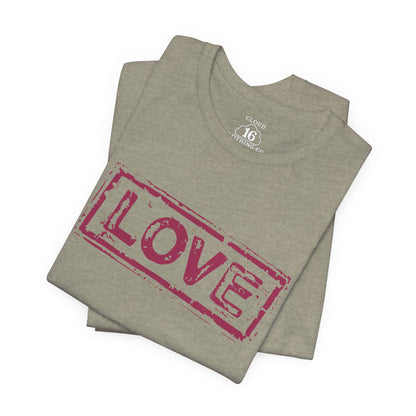 Love T-Shirt - Vintage Distressed Heart Graphic Tee