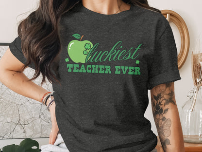 Luckiest Teacher Ever Apple Design T-shirt
