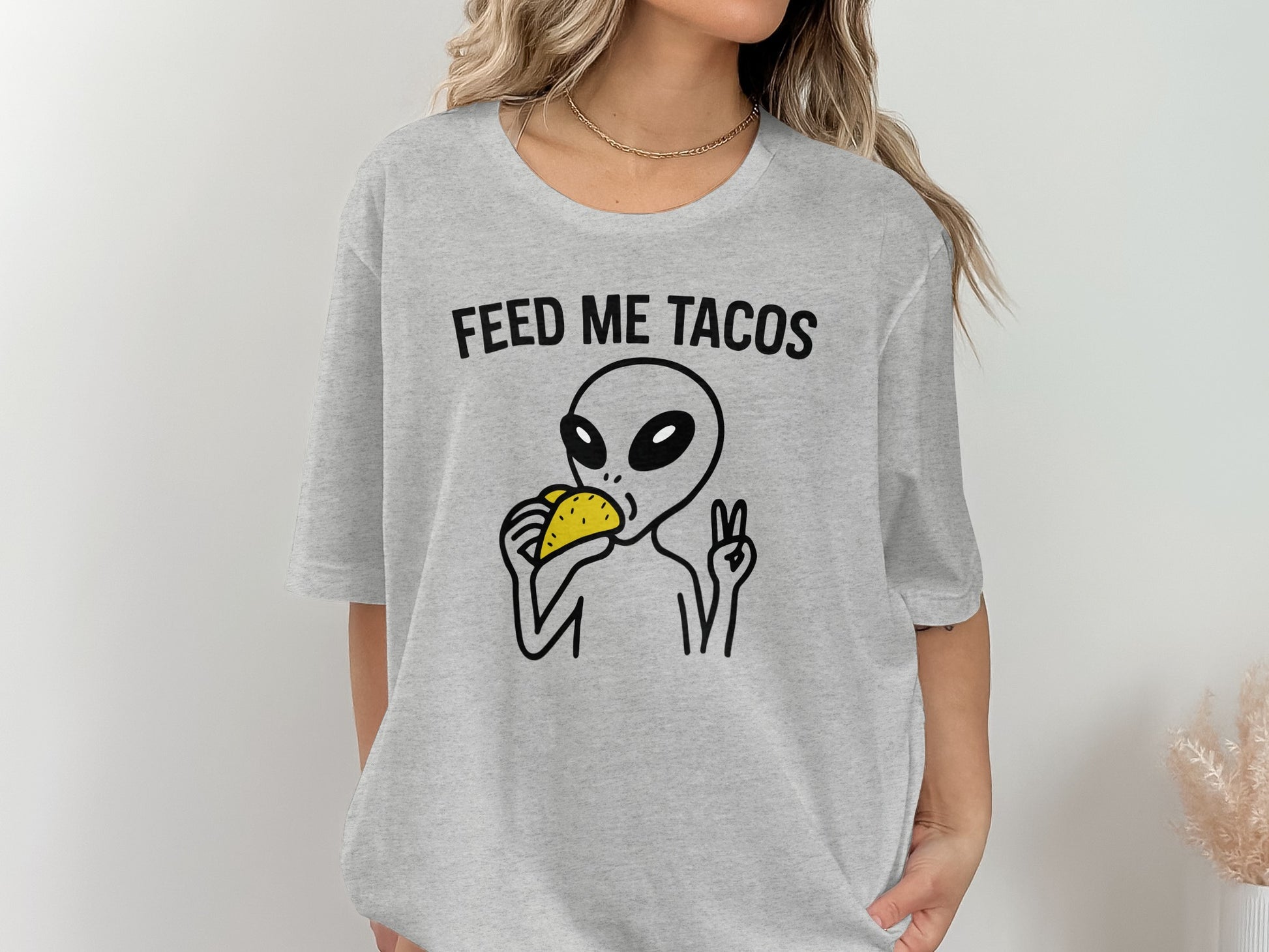 Funny Alien Feed Me Tacos Graphic T-Shirt