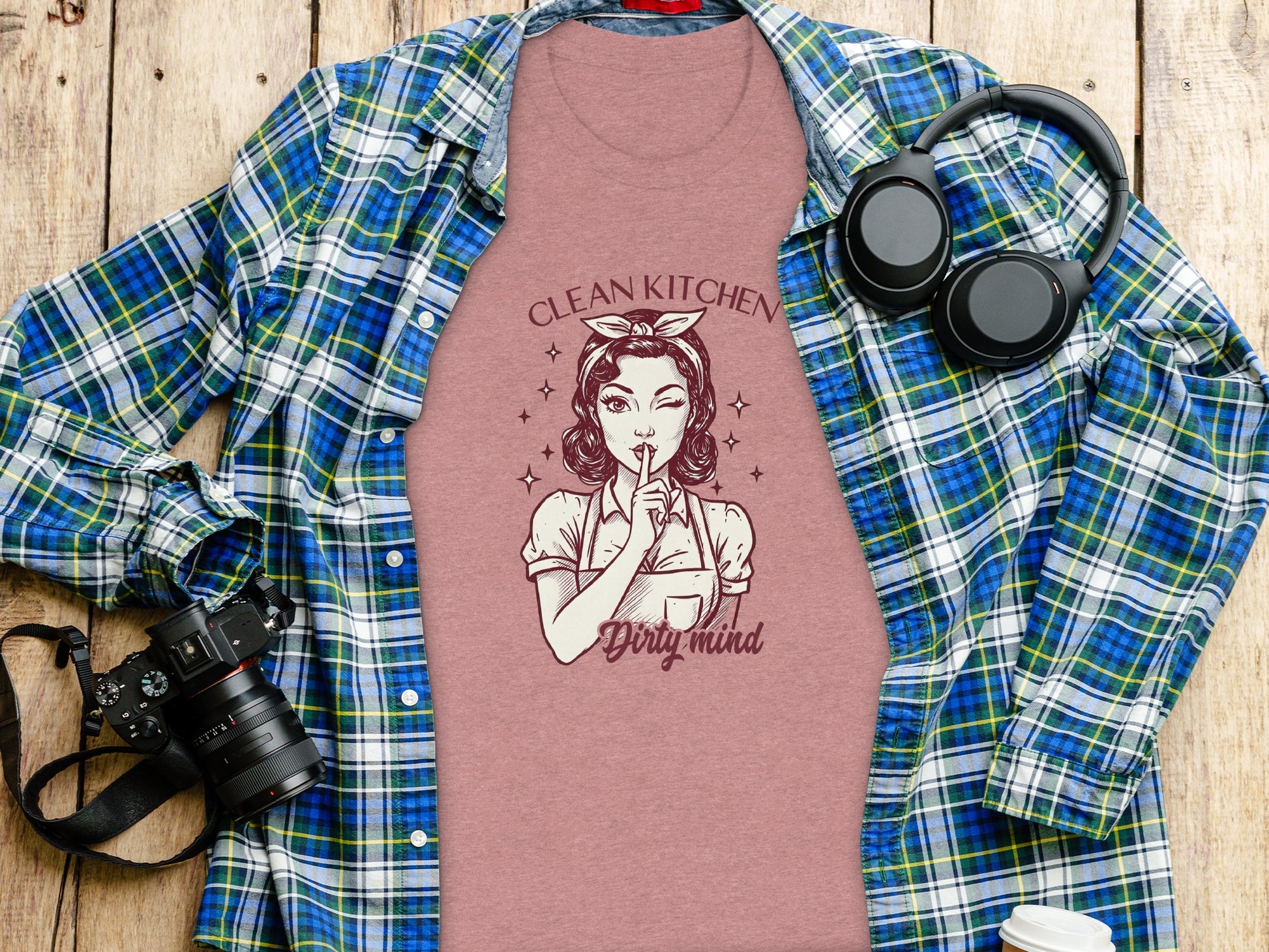 Clean Kitchen Dirty Mind Graphic Tee for Casual Wear