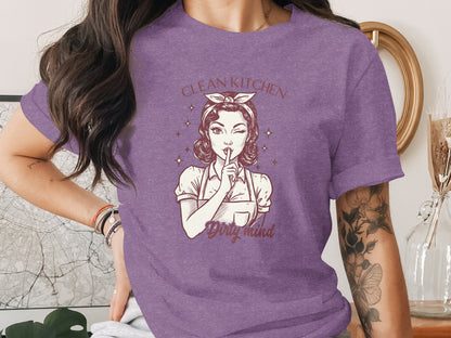 Clean Kitchen Dirty Mind Women's Graphic T-shirt